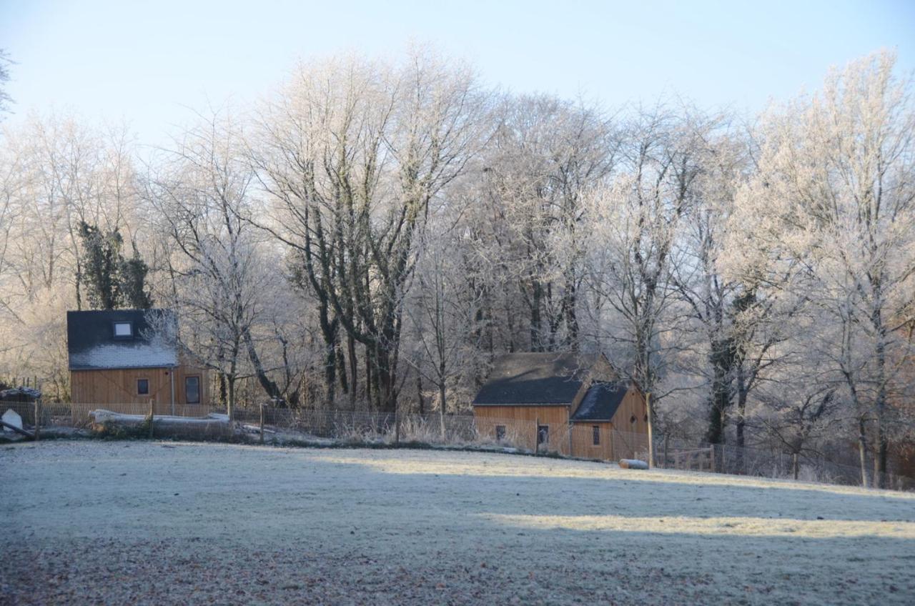 Les Cabanes Des Pierreux Hotel Gesves Esterno foto